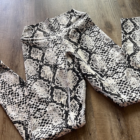 🎟️ Vitality | Balance Athletica Python legging - Picture 2 of 3